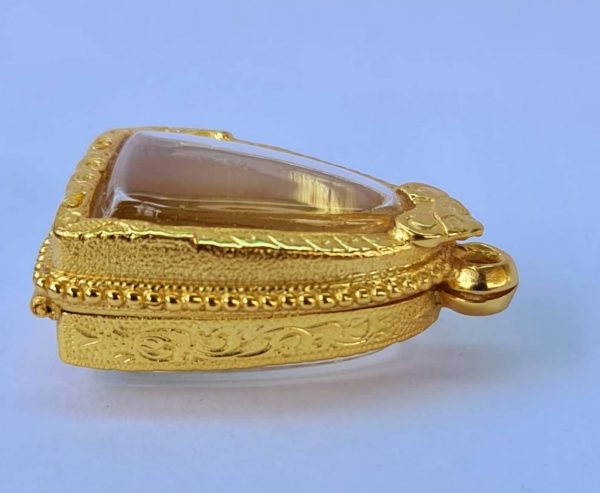กรอบพระหลวงพ่อเงินลอยองค์หัวแหลม สีทอง F01 ขนาด 19*27*11.5 mm. - Image 3