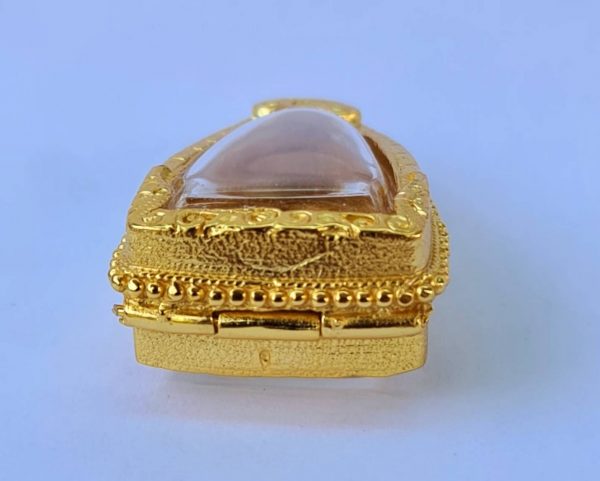 กรอบพระหลวงพ่อเงินลอยองค์หัวแหลม สีทอง F01 ขนาด 19*27*11.5 mm. - Image 4