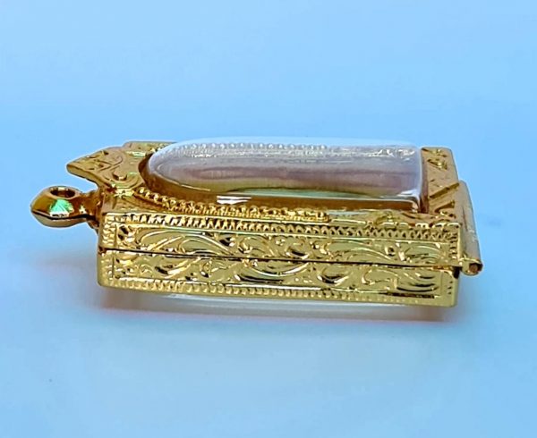 กรอบพระสมเด็จมาตรฐาน สีทอง A02-1 ขนาด 27*38*6.8 mm. - Image 3