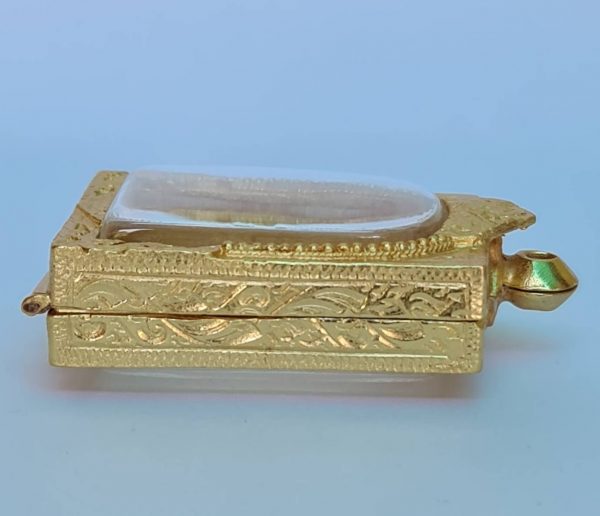 กรอบพระสมเด็จมาตรฐาน CH1 เก่า สีทอง A01-1  ขนาด 27*38*6.8 mm. - Image 3