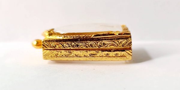 กรอบพระสมเด็จตรีมูรติเก่า สีทอง A-20  ขนาด 28*40*8.3 mm. - Image 4