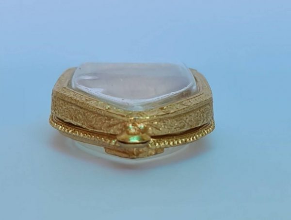 กรอบพระ ตลับพระ ขุนแผนเล็ก สีทอง E01-1 ขนาด 31*48*8 mm. - Image 2