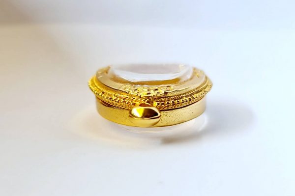 กรอบพระ ปิดตาเล็ก สีทอง K03 ขนาด 24*29*10.5 mm - Image 2