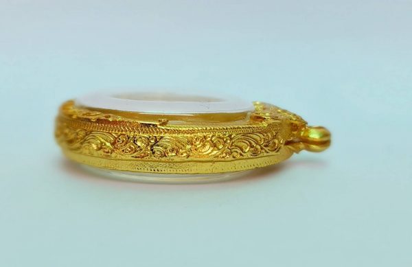 กรอบพระไข่พ่อแดง สีทอง ฺB07 ขนาด 28*40*6.5 mm. - Image 5
