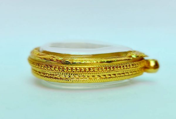 กรอบพระหยดน้ำ ร.9 สีทอง V01 ขนาด 35*40* 8 mm. - Image 3