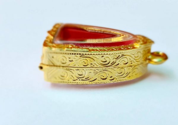 กรอบพระหลวงพ่อเงินบานพับ No.3 สีทอง- H03  ขนาด 20*31*13 mm. - Image 3