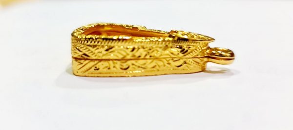 กรอบพระจอบเล็กหลวงพ่อเงิน สีทอง-F09 ขนาด 1.9*2.8*0.5 cm. - Image 3