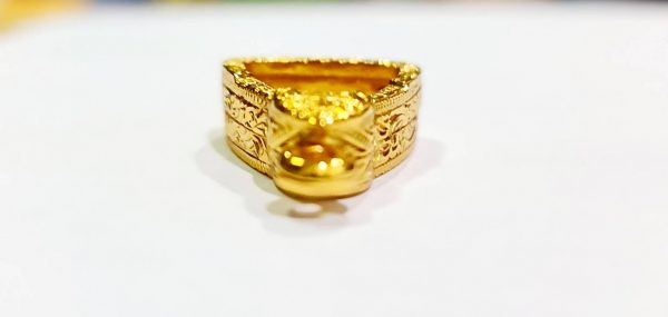 กรอบพระจอบเล็กหลวงพ่อเงิน สีทอง-F09 ขนาด 1.9*2.8*0.5 cm. - Image 4