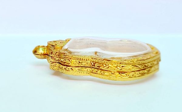 กรอบพระเสมาใหญ่ สีทอง Q05 ขนาด 3.0*4.4*0.5 cm. - Image 3