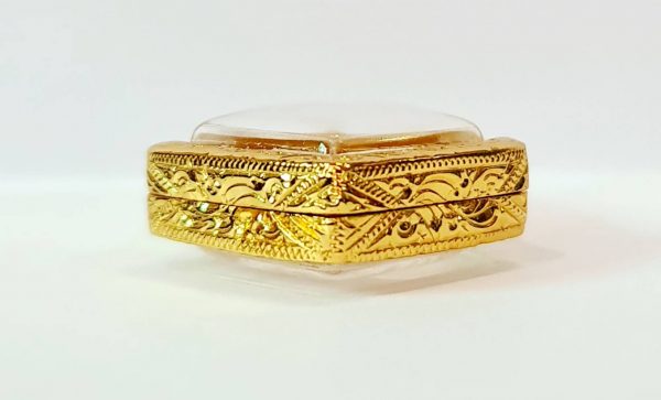 กรอบพระ เจ้าจำปีท้าวเวสสุวรรณ สีทอง -Q22 ขนาด 2.3*4.2*0.5 cm. - Image 4