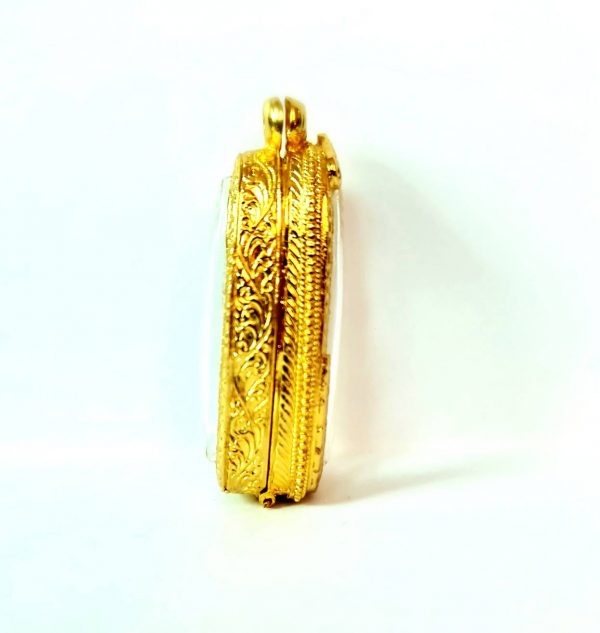 กรอบพระ เม็ดขนุน สีทอง M04-1 ขนาด 1.8*4.4*0.8 cm. - Image 2